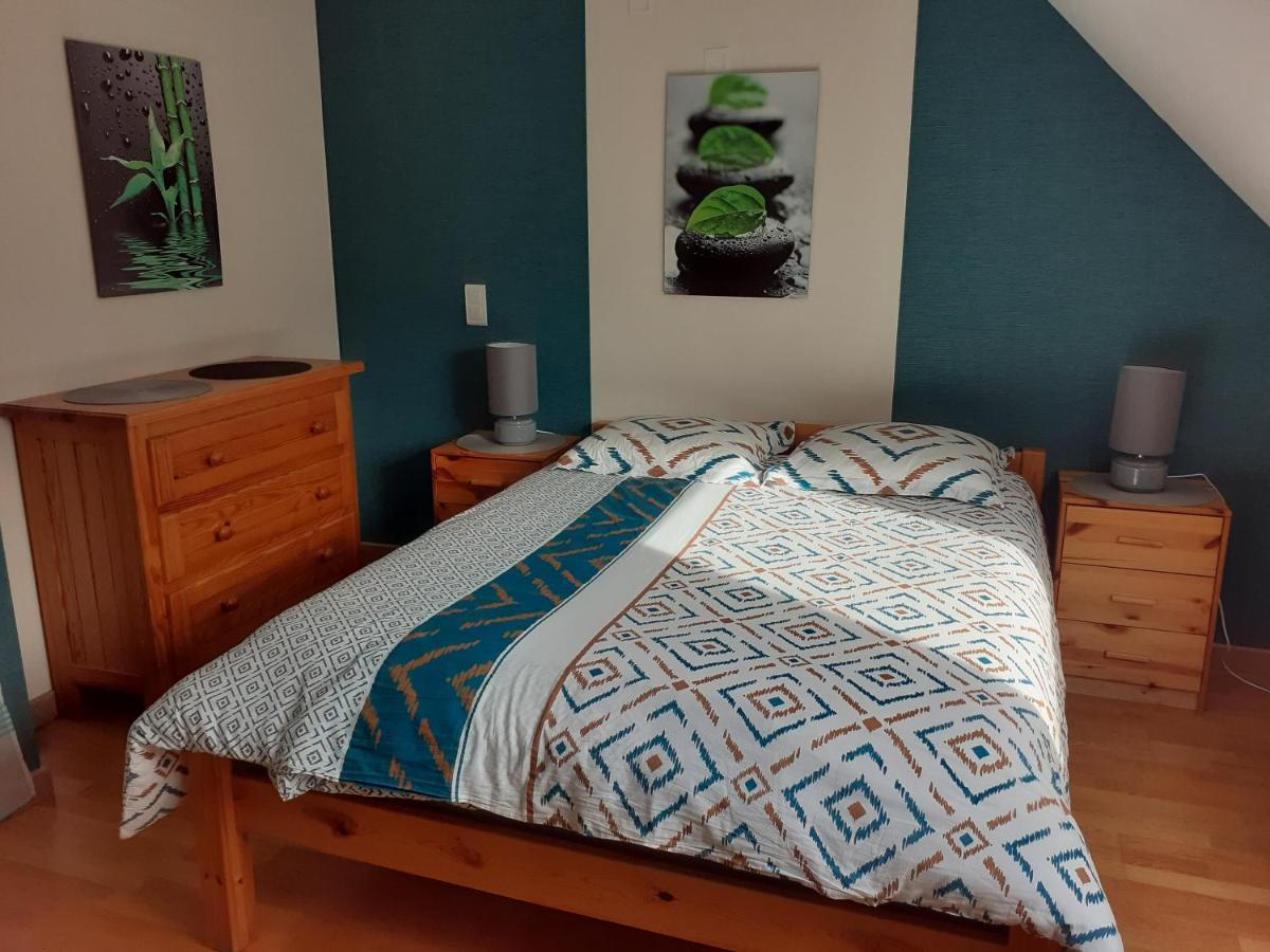 Chambre Au Nuit Etoile Et Jacuzzi Prive Bed & Breakfast Pleuven Ngoại thất bức ảnh